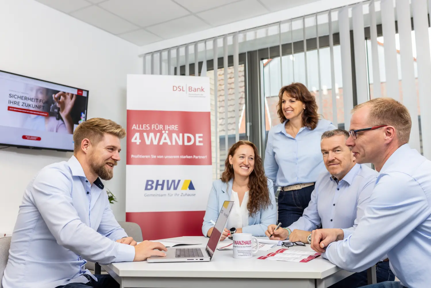 Gruppe von Menschen von Nord-West.Finanzhaus GmbH & Co.KG 