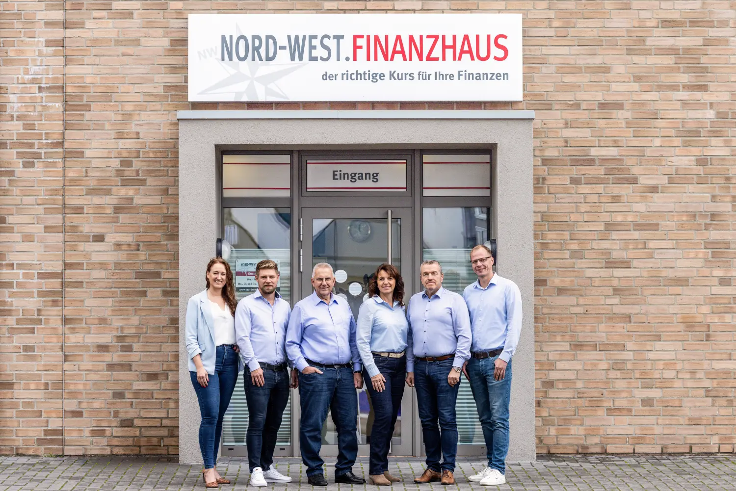 Gruppenfoto von Menschen von Nord-West.Finanzhaus GmbH & Co.KG